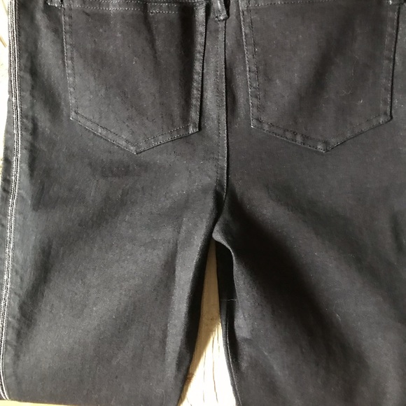 Dark blue Georges Rech jeans with subtil gold lines on the side - Picture 3 of 9